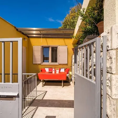 Katarina Sea View Apartmán *